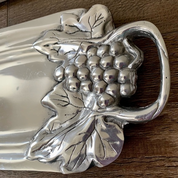 metal serving trays vintage Grape Pattern Design Set Of 2 - Picture 4 of 14